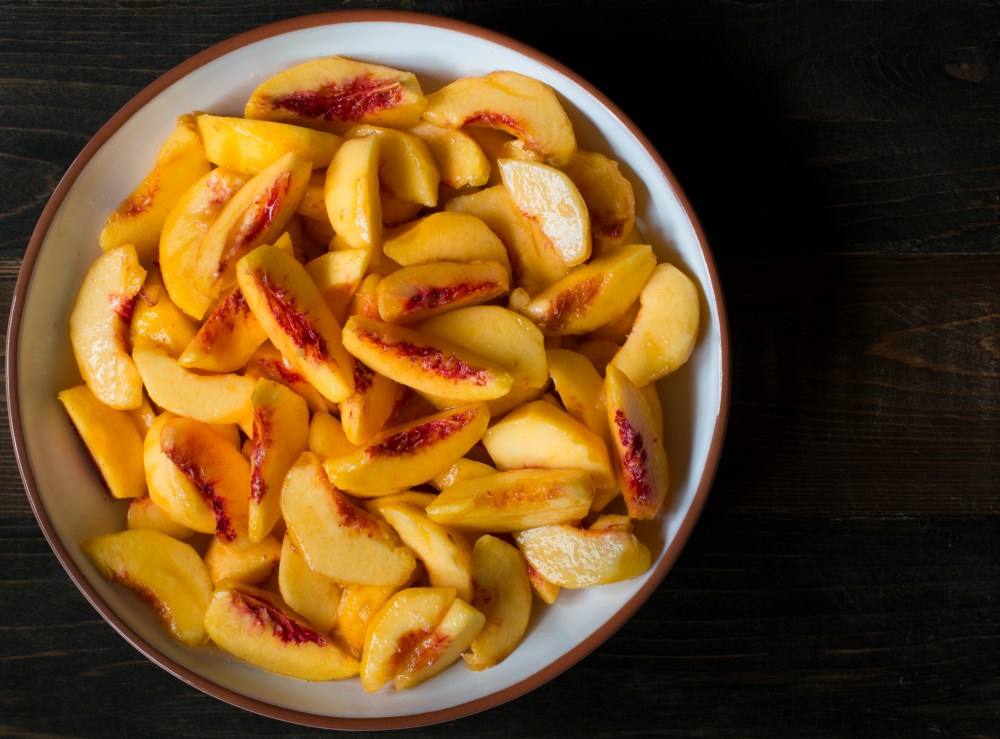 Sliced peaches-8568