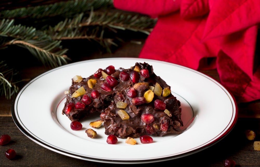 dark-chocolate-christmas-bark-with-pomegranate-seeds-pistachios-and-candied-ginger-3760