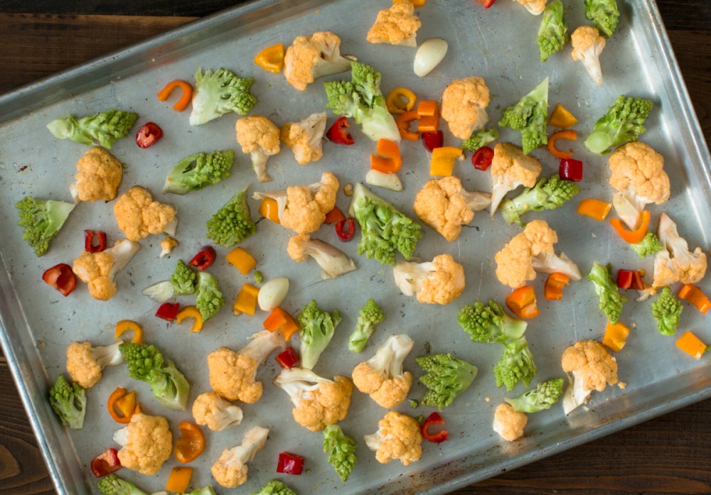 roasted-romanesco-orange-cauliflower-and-sweet-peppers-5065-2