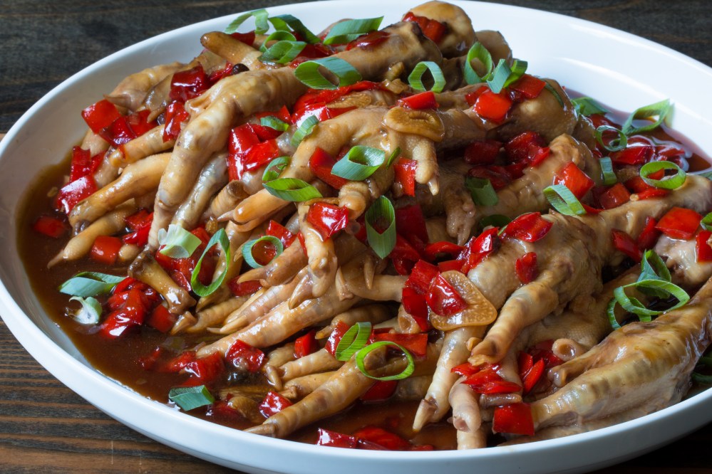 Braised chicken feet with hoisin sauce and peppers hr-9016.jpg