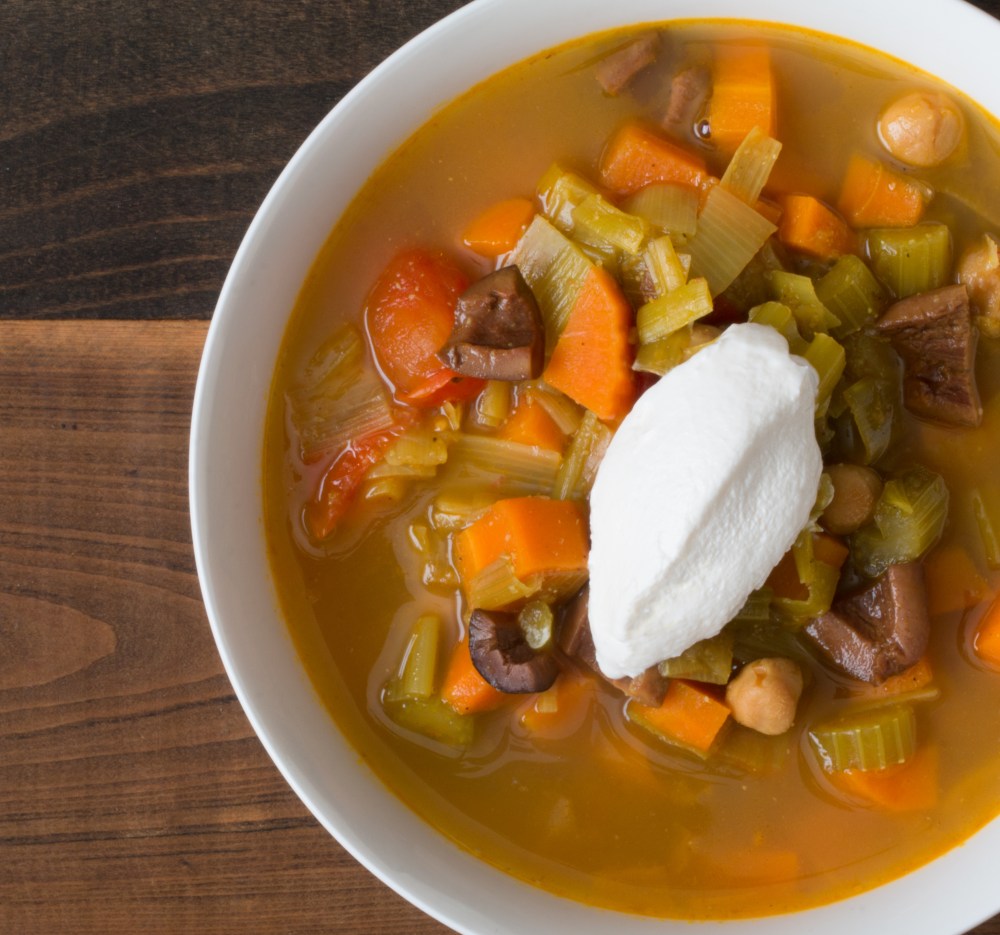 Moroccan-style carrot, celery and leek soup with dried lemon hr-8015