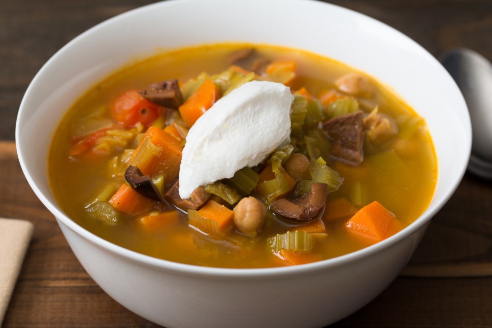 Moroccan-style carrot, celery and leek soup with dried lemon hr-8025